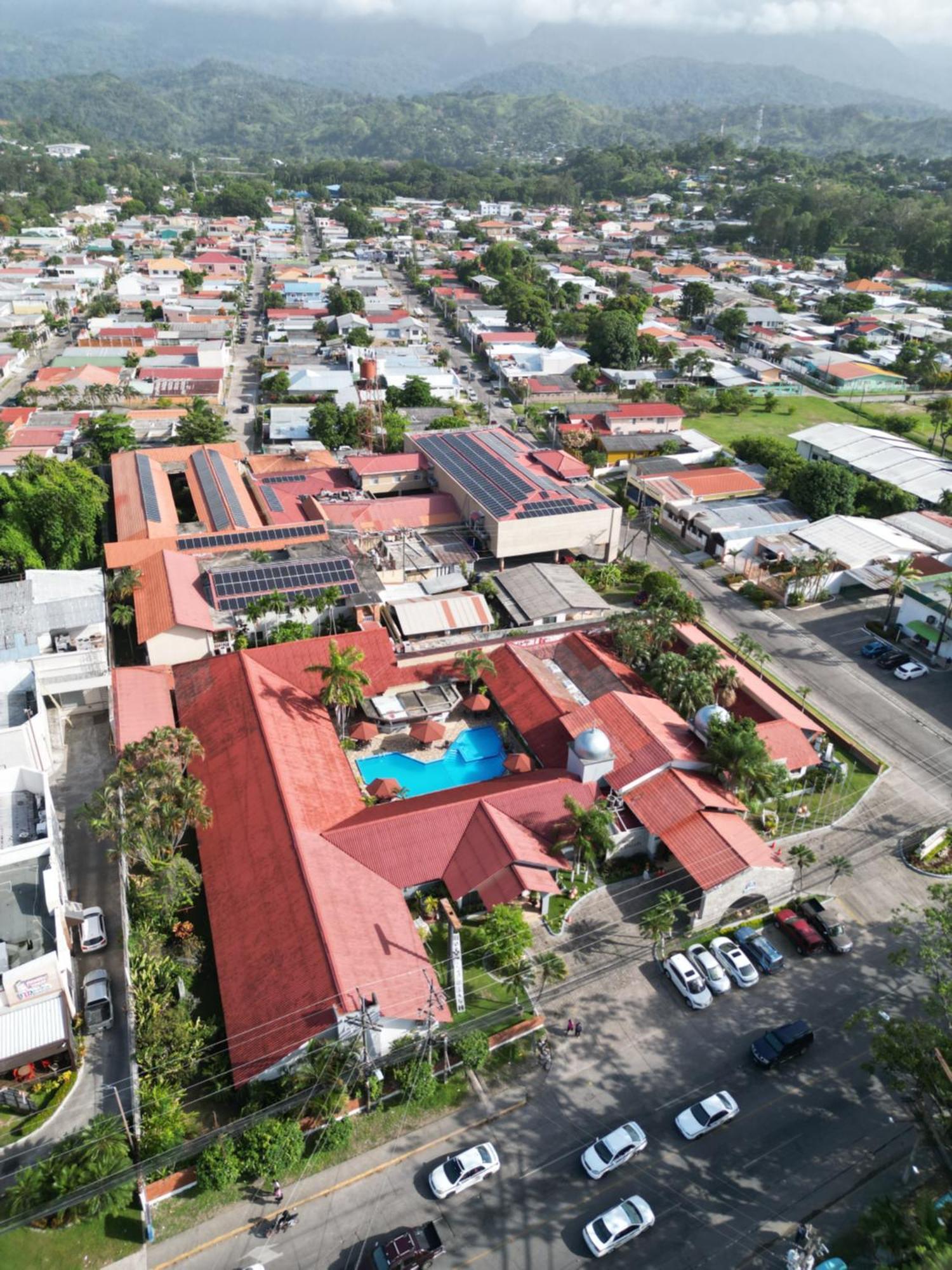 Hotel La Quinta La Ceiba Bagian luar foto