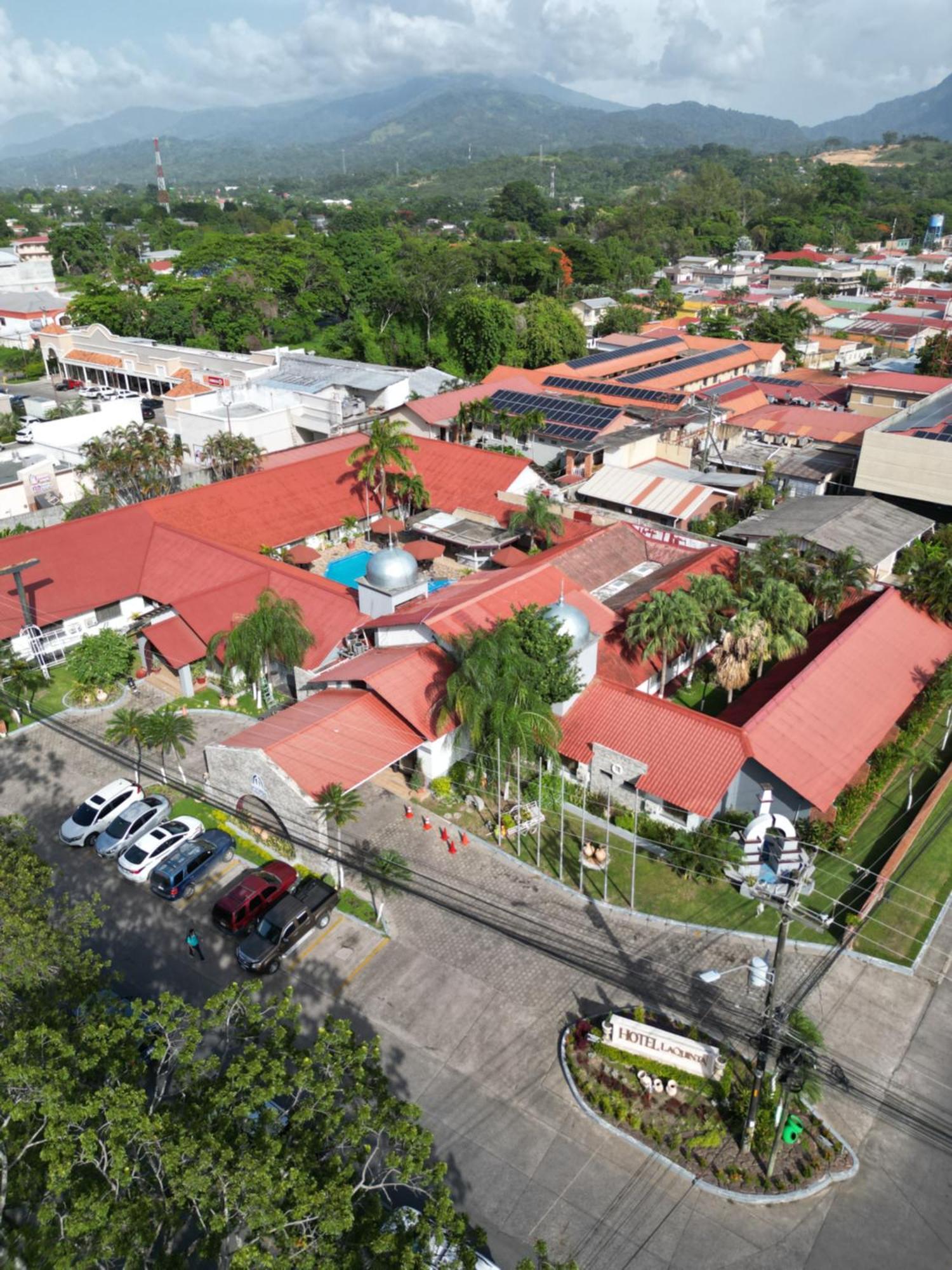 Hotel La Quinta La Ceiba Bagian luar foto