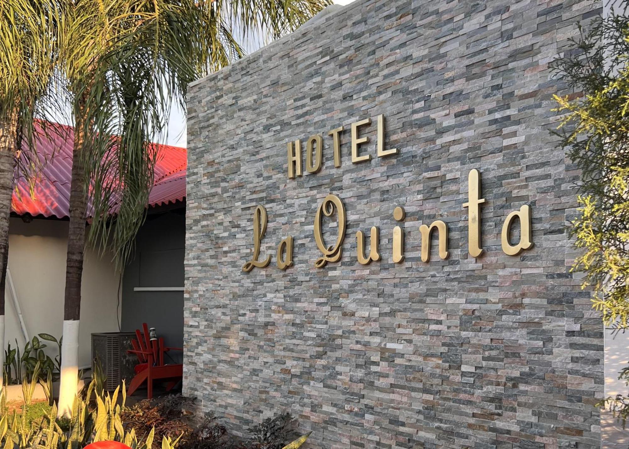 Hotel La Quinta La Ceiba Bagian luar foto